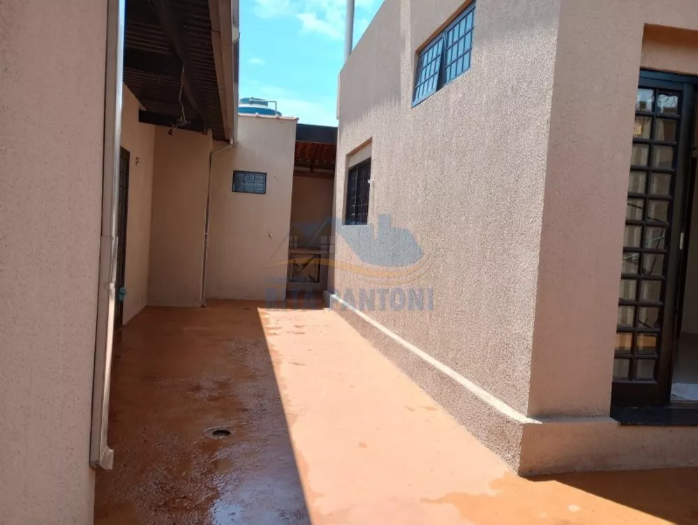 Casa à venda com 4 quartos, 180m² - Foto 4