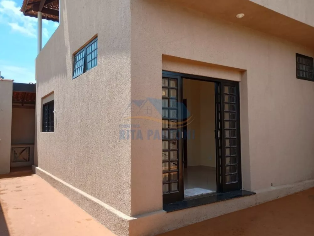 Casa à venda com 4 quartos, 180m² - Foto 3