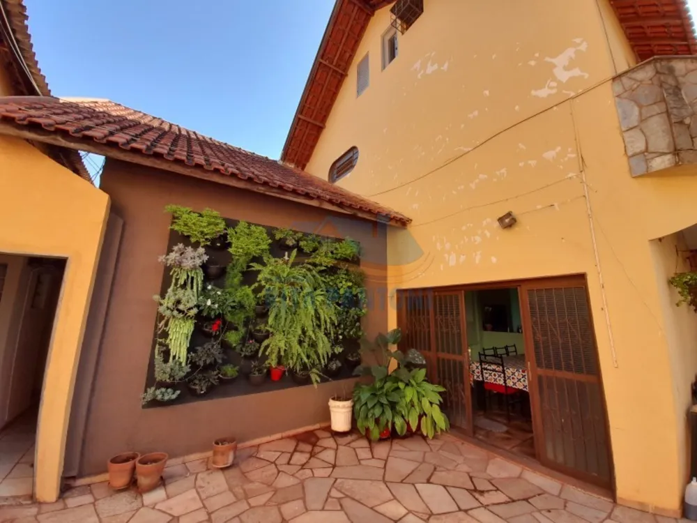 Casa, 3 quartos, 277 m² - Foto 2