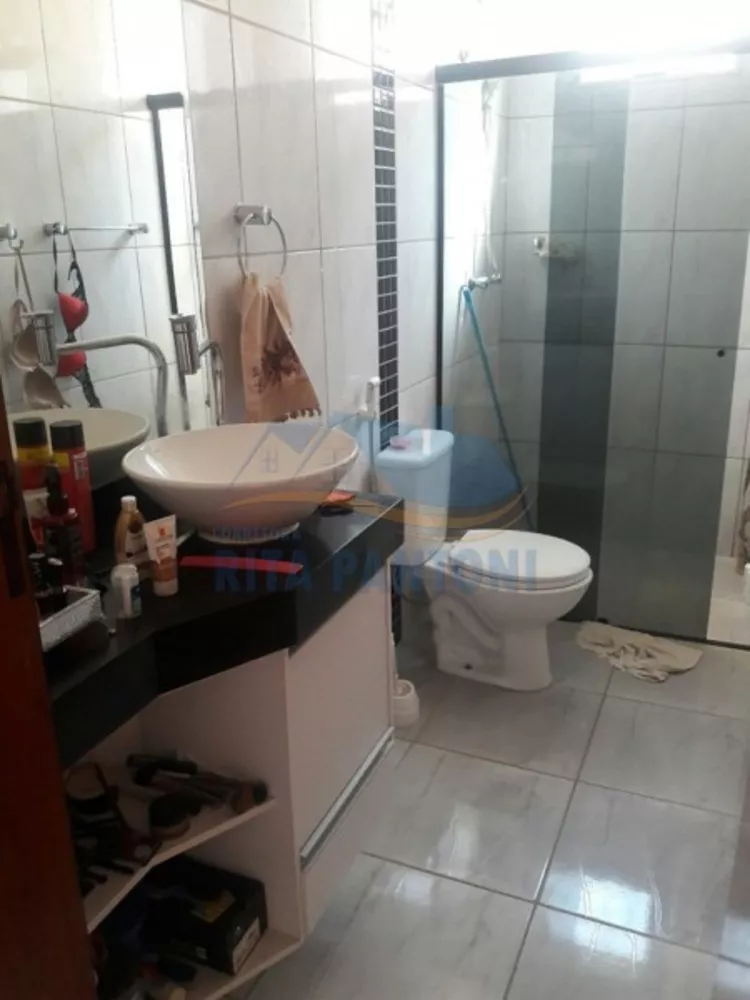 Casa à venda com 3 quartos, 103m² - Foto 1