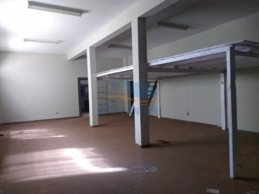 Prédio Inteiro à venda, 297m² - Foto 1