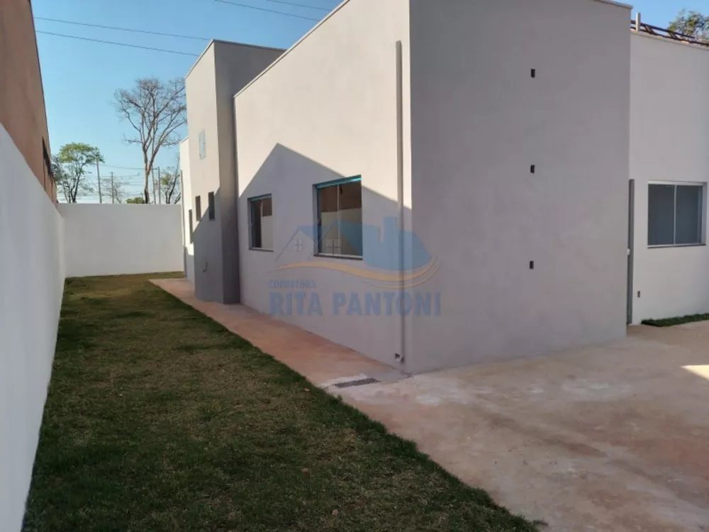 Casa à venda com 3 quartos, 73m² - Foto 4