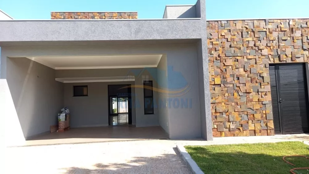 Casa à venda com 3 quartos, 210m² - Foto 1