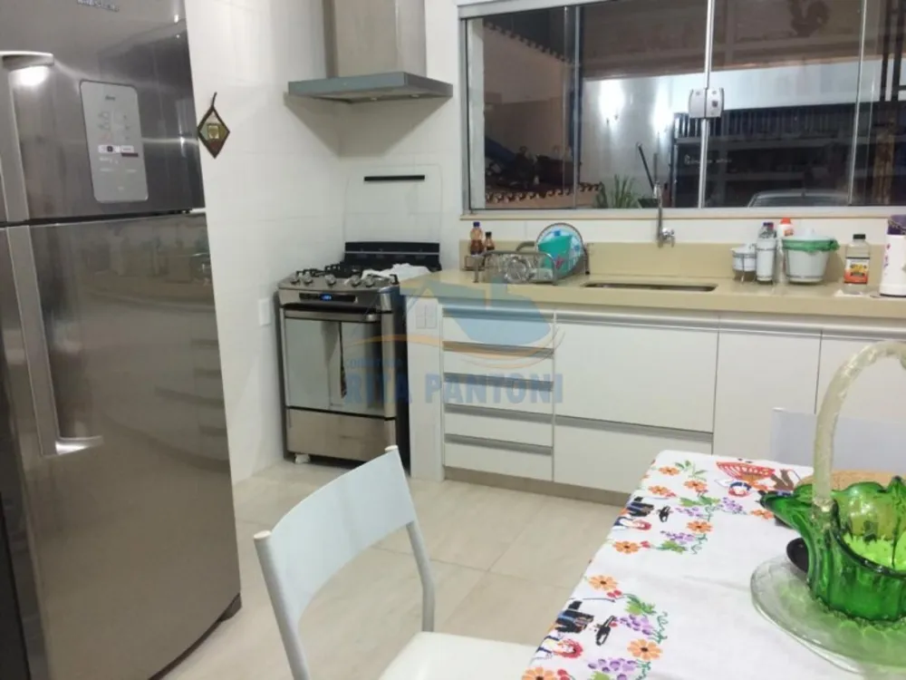 Casa, 4 quartos, 141 m² - Foto 2