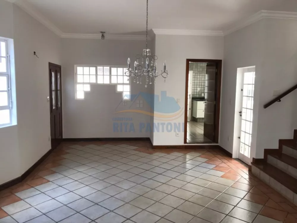 Sobrado à venda com 3 quartos, 247m² - Foto 2