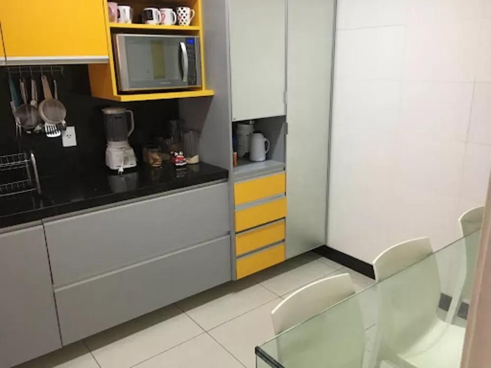 Apartamento à venda com 3 quartos, 157m² - Foto 3