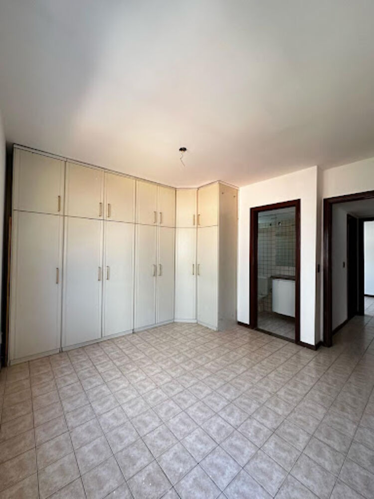 Apartamento à venda com 3 quartos, 118m² - Foto 4