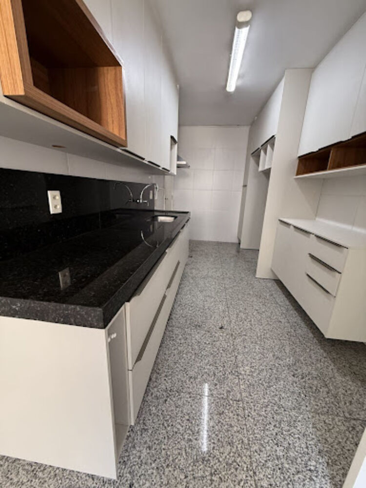 Apartamento à venda com 3 quartos, 137m² - Foto 3