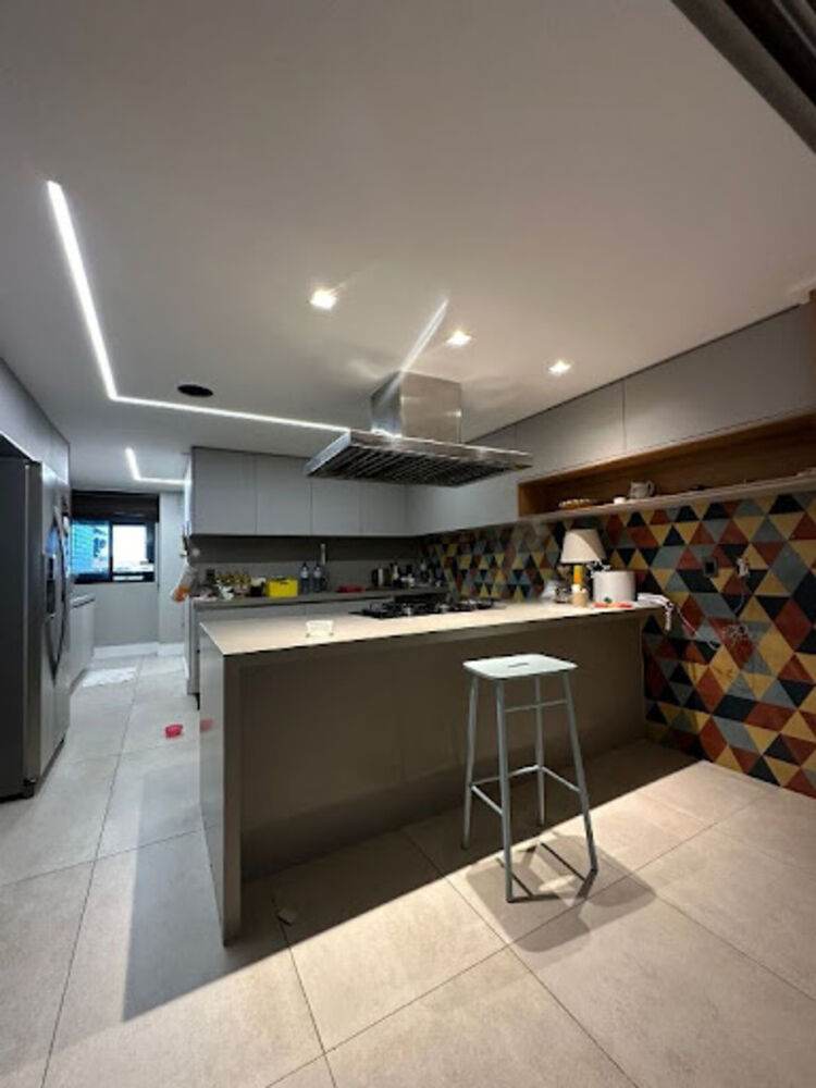 Apartamento à venda com 3 quartos, 180m² - Foto 14