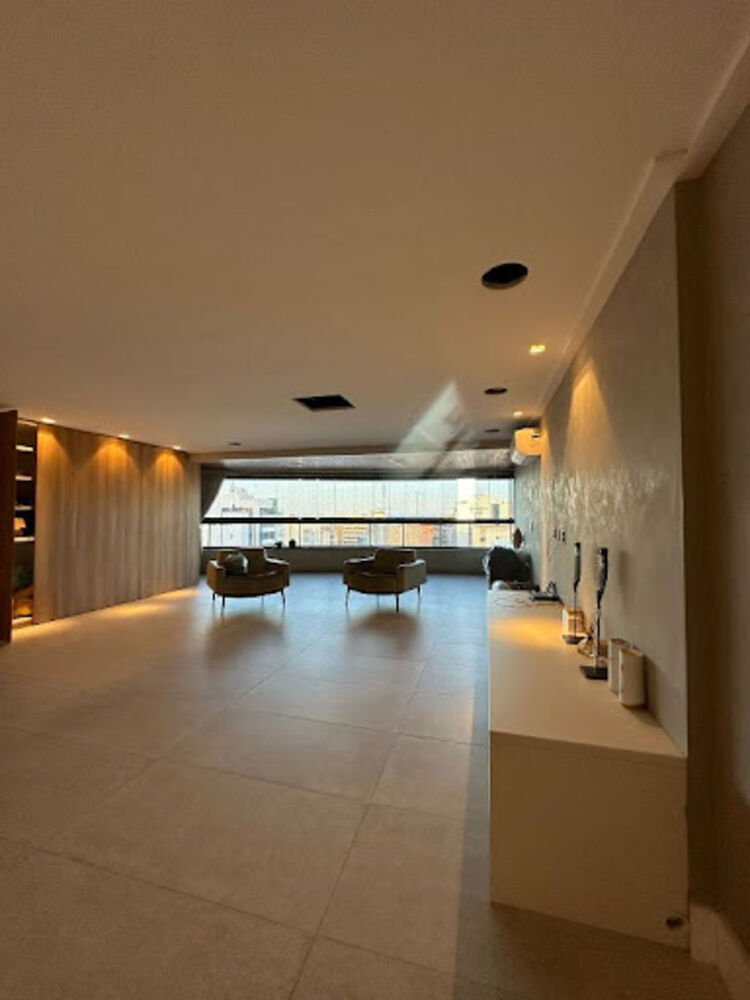 Apartamento à venda com 3 quartos, 180m² - Foto 1