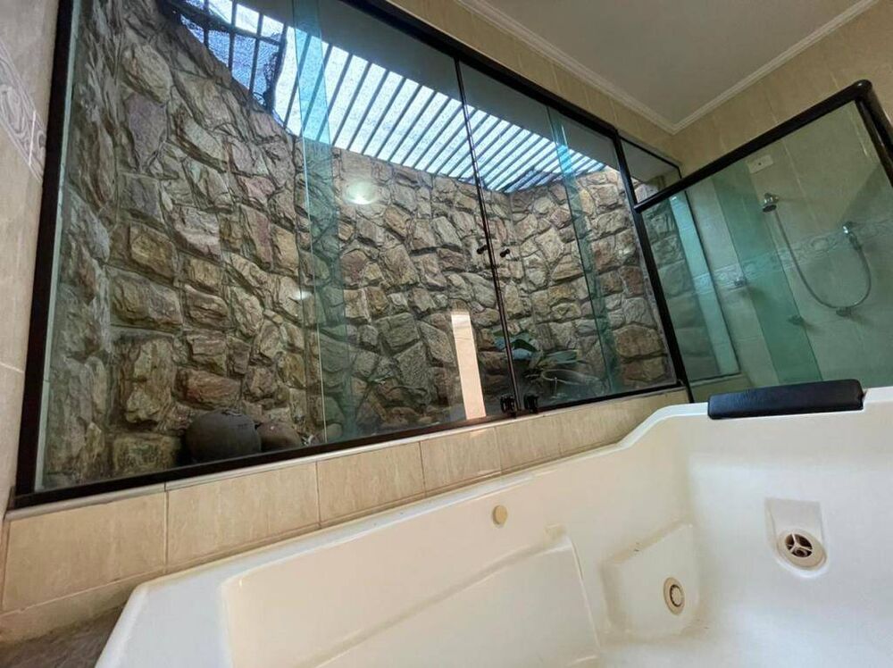 Casa, 3 quartos, 245 m² - Foto 1