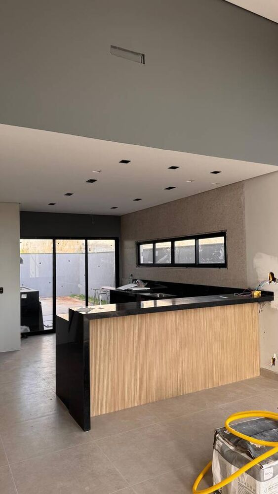 Casa à venda com 3 quartos, 163m² - Foto 2