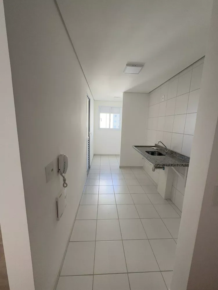 Apartamento à venda com 2 quartos, 76m² - Foto 2