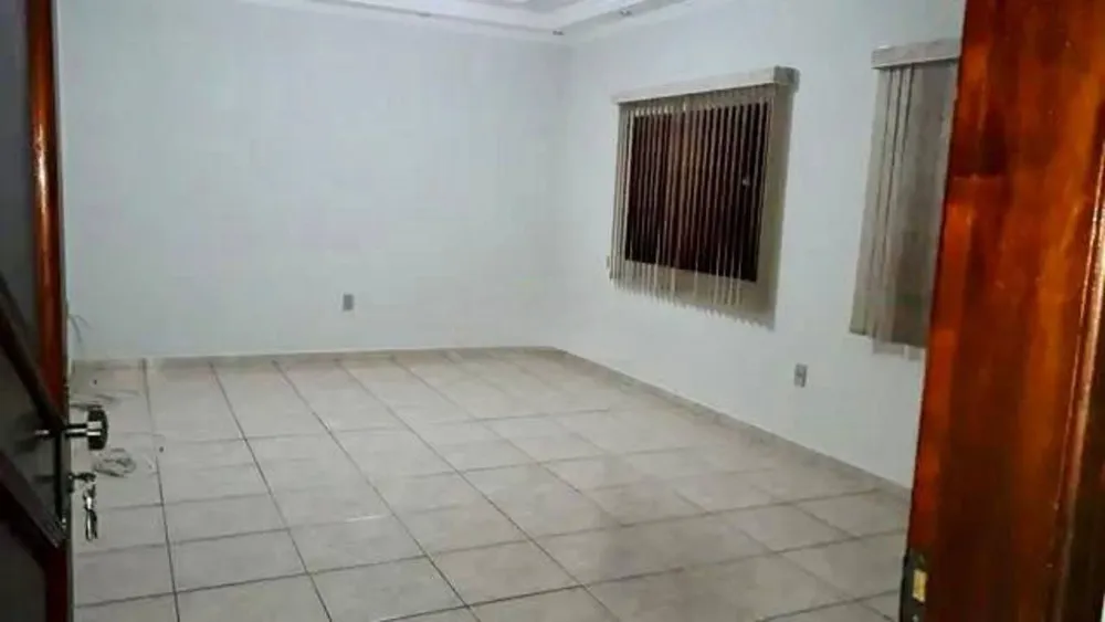 Casa, 3 quartos, 236 m² - Foto 1