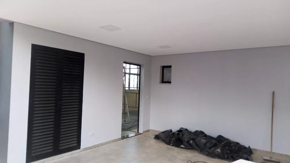 Casa à venda com 3 quartos, 200m² - Foto 2