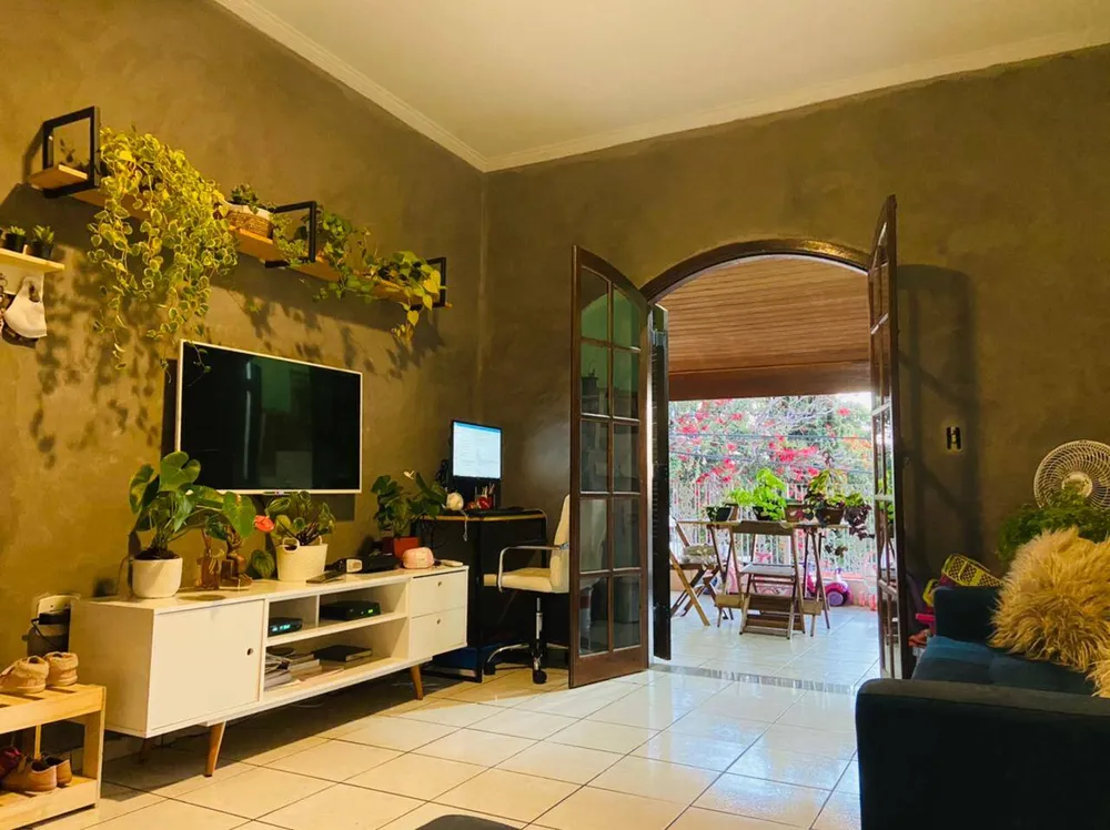 Casa, 3 quartos, 203 m² - Foto 1