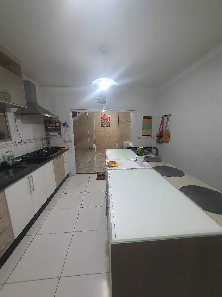Sobrado, 3 quartos, 220 m² - Foto 2