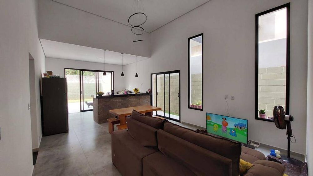 Casa de Condomínio à venda com 3 quartos, 140m² - Foto 1