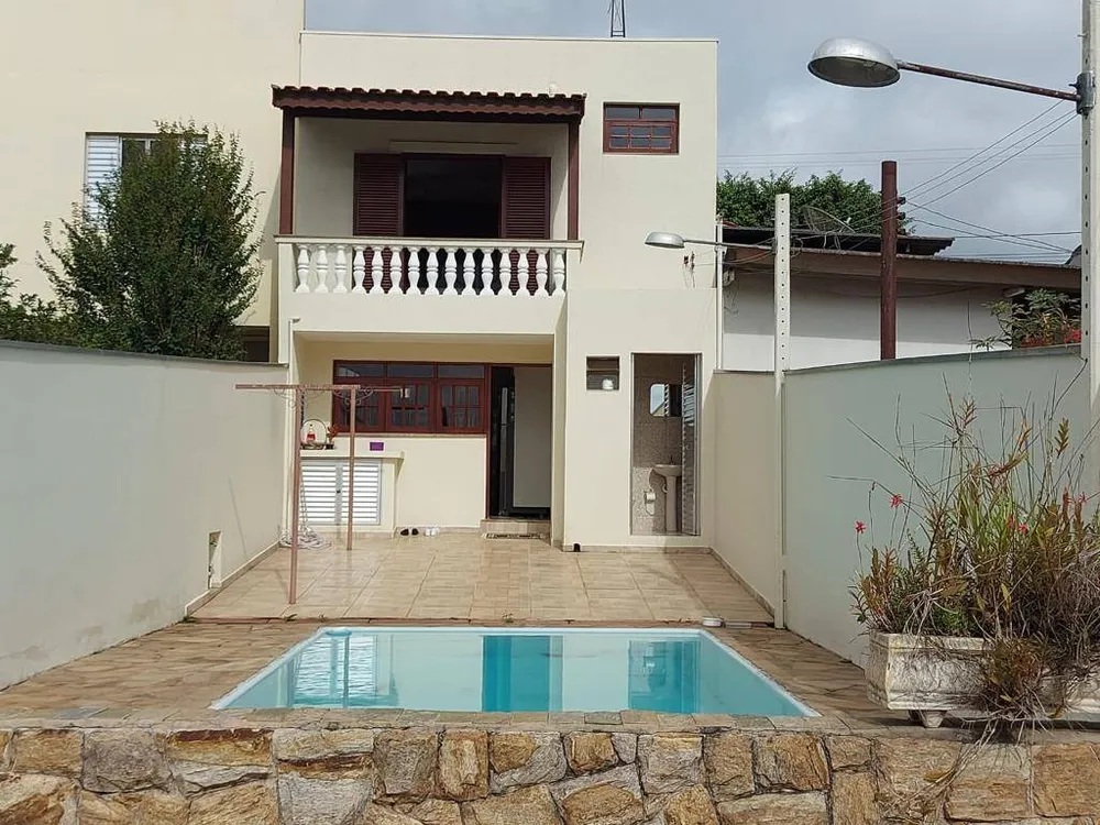 Casa, 3 quartos, 197 m² - Foto 1