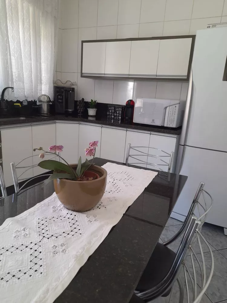 Sobrado à venda com 4 quartos, 220m² - Foto 4