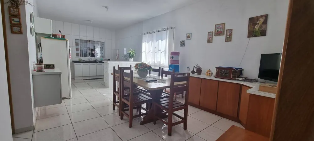 Casa, 3 quartos, 200 m² - Foto 1