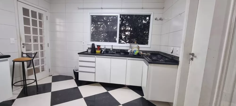 Casa de Condomínio para alugar com 6 quartos, 365m² - Foto 4