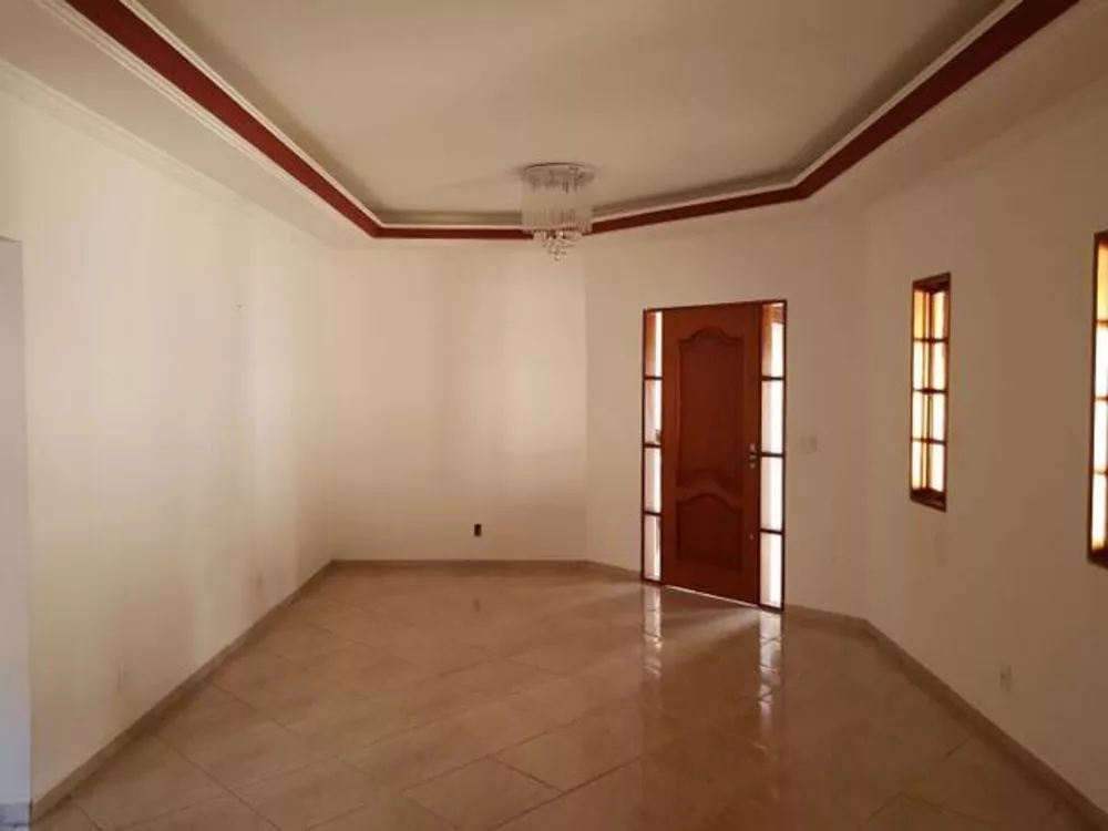 Casa à venda com 10 quartos, 700m² - Foto 2