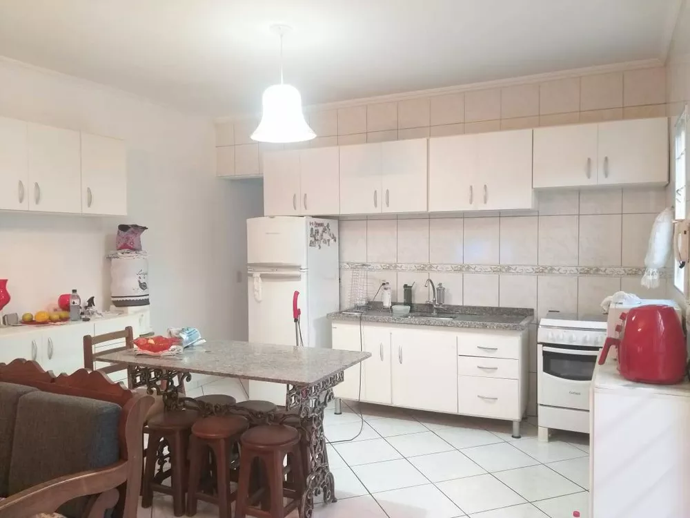 Casa à venda com 3 quartos, 115m² - Foto 1