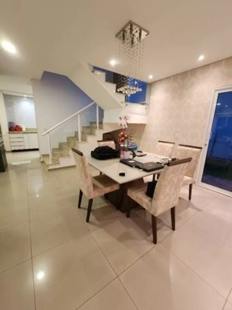 Sobrado à venda com 3 quartos, 240m² - Foto 3