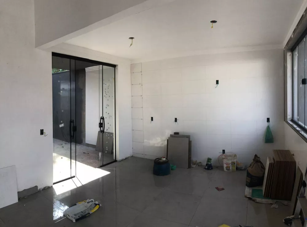 Casa à venda com 3 quartos, 100m² - Foto 7