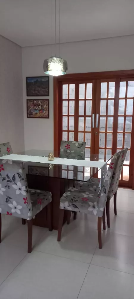 Casa de Condomínio à venda com 4 quartos, 200m² - Foto 4