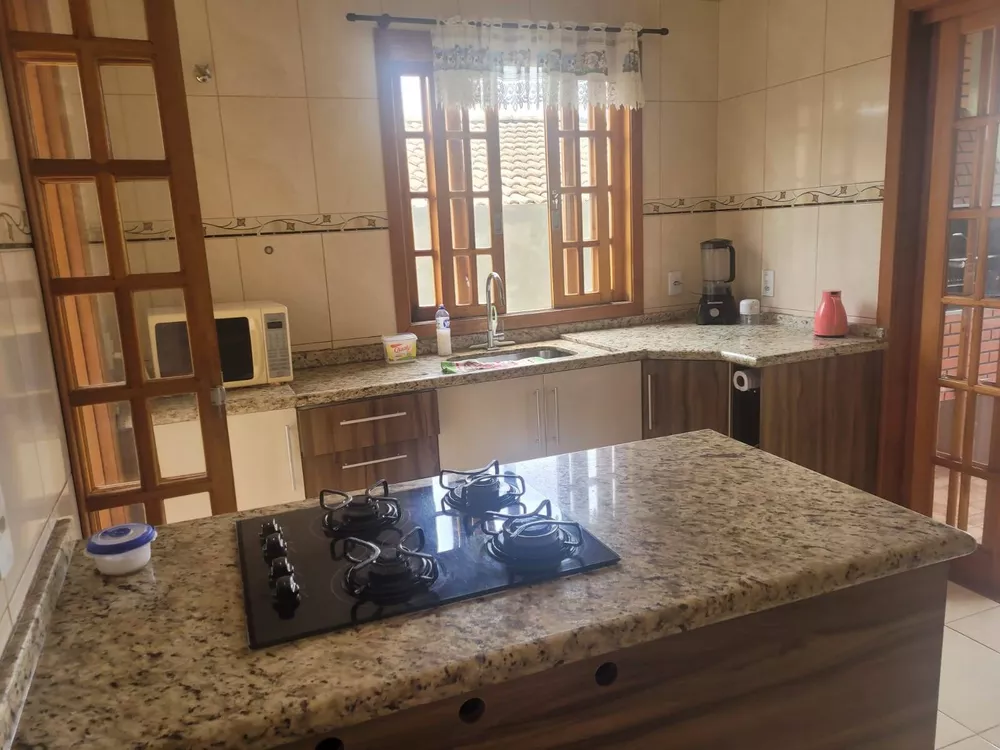 Casa de Condomínio à venda com 4 quartos, 200m² - Foto 3