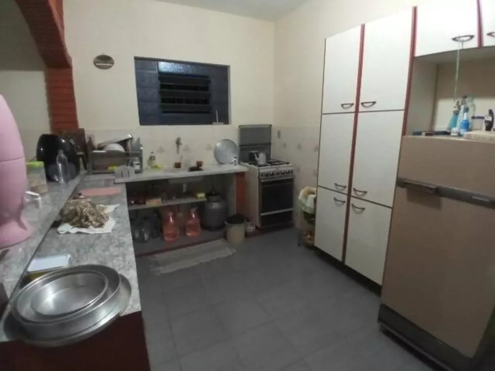 Fazenda à venda com 3 quartos, 160m² - Foto 3