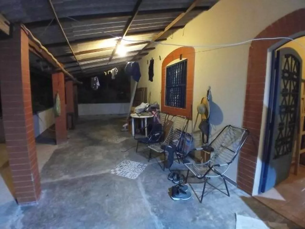 Fazenda à venda com 3 quartos, 160m² - Foto 2