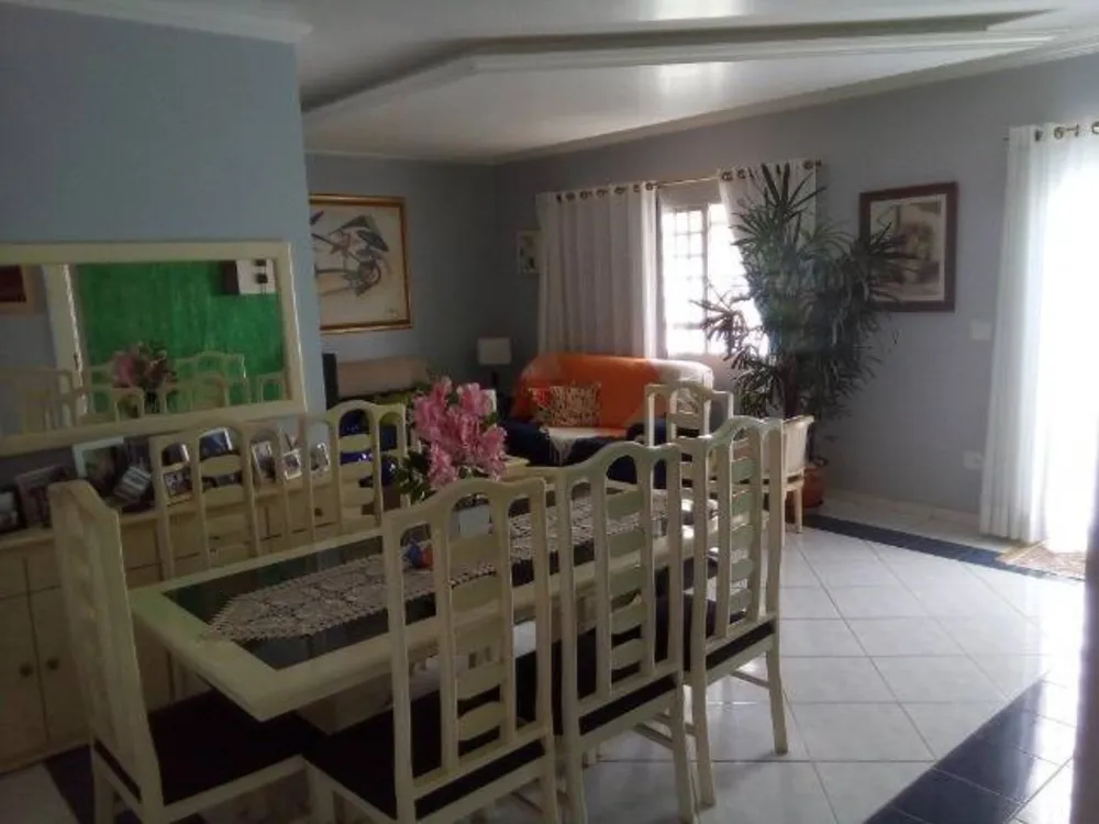 Casa, 3 quartos, 256 m² - Foto 3