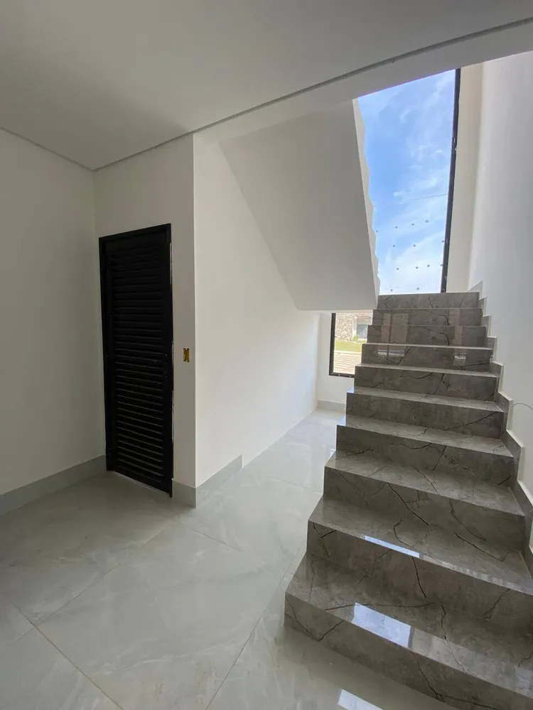 Casa, 4 quartos, 261 m² - Foto 1