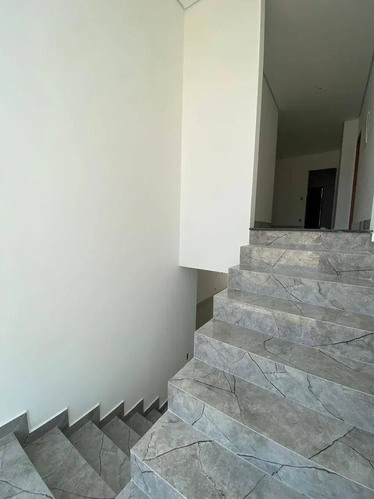 Casa, 4 quartos, 261 m² - Foto 2