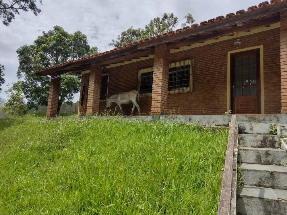 Fazenda à venda com 4 quartos, 400m² - Foto 1