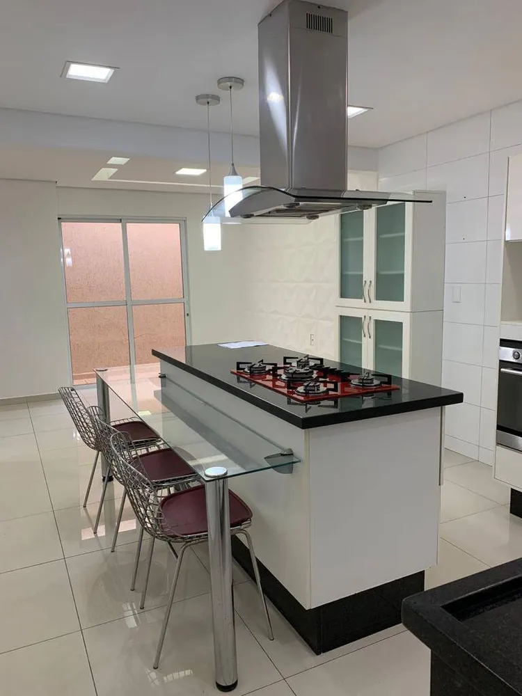 Casa, 3 quartos, 135 m² - Foto 3