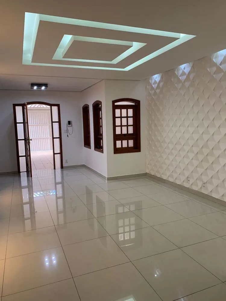 Casa, 3 quartos, 135 m² - Foto 1