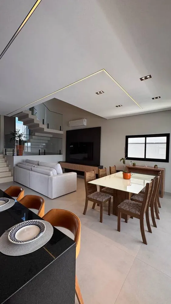 Casa, 3 quartos, 238 m² - Foto 2