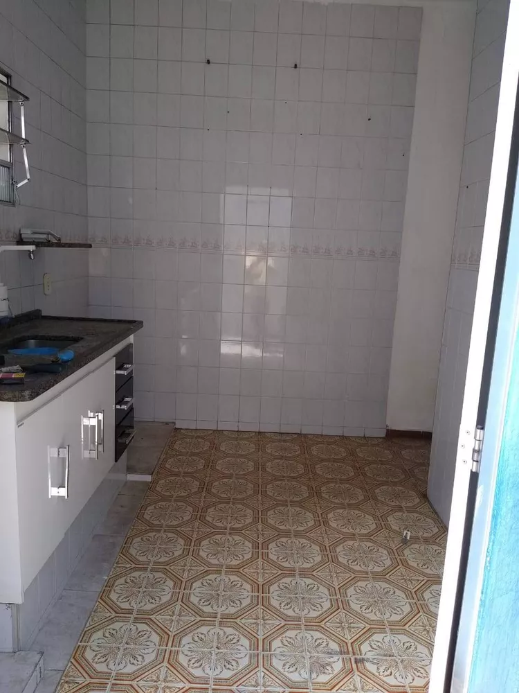 Casa à venda com 3 quartos, 148m² - Foto 1