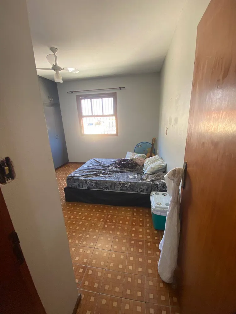 Casa, 4 quartos, 242 m² - Foto 2