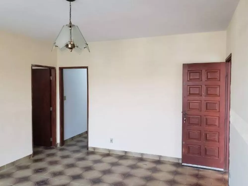 Casa à venda com 3 quartos, 190m² - Foto 1