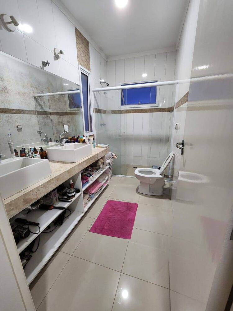 Casa, 3 quartos, 240 m² - Foto 1