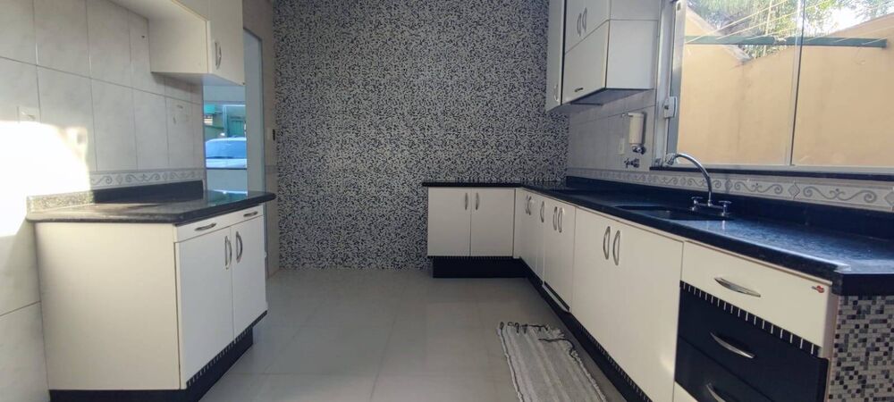 Sobrado, 2 quartos, 318 m² - Foto 1