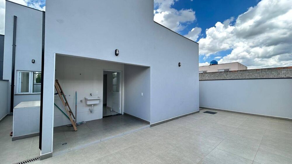 Casa à venda com 3 quartos, 164m² - Foto 4