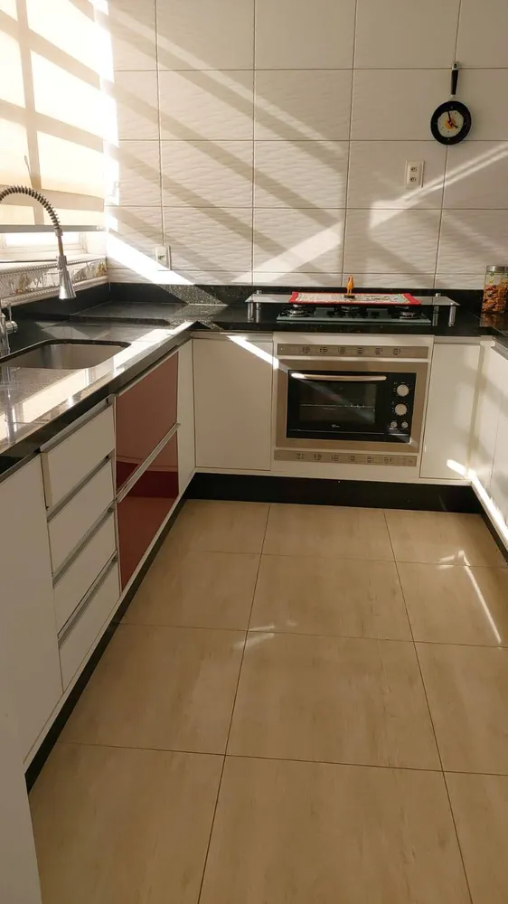 Apartamento, 3 quartos, 200 m² - Foto 1