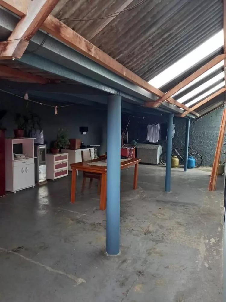 Casa à venda com 4 quartos, 300m² - Foto 12