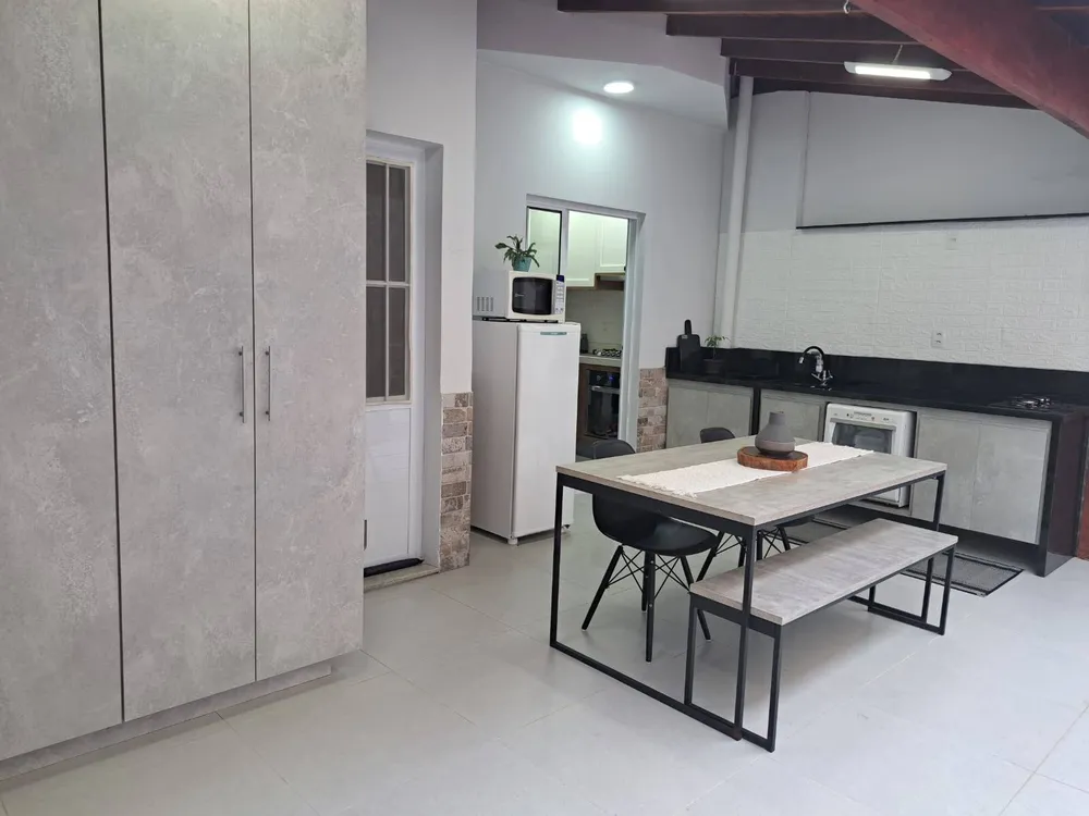 Casa, 3 quartos, 179 m² - Foto 1